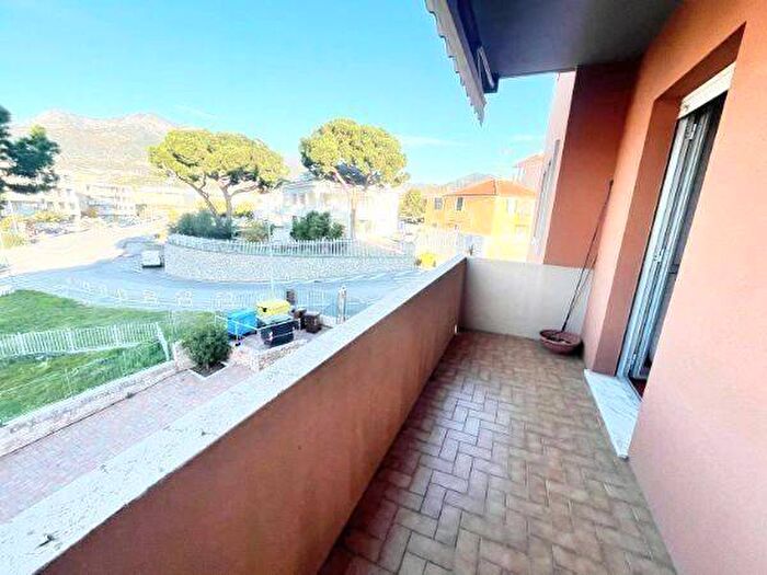 Appartamento bilocale in vendita in Via Ugo Foscolo, Centro, Loano