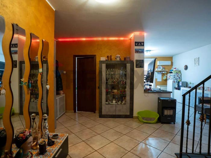 Appartamento con 5 locali in vendita in via etnea, Centro, Mascalucia