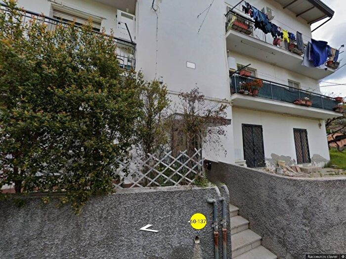Appartamento trilocale in vendita in Via degli Aragonesi, Sala, Catanzaro