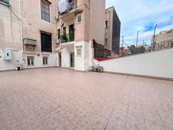 Appartamento bilocale in vendita in Via Re Federico, Zisa, Palermo