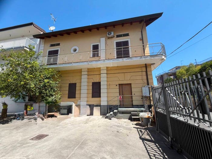 Casa con 5 locali in vendita in Via Luigi Settembrini, Centro, Marigliano