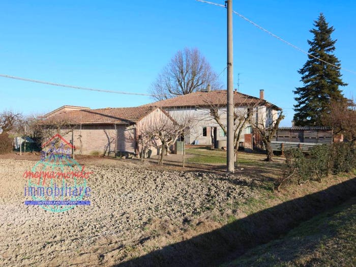 Casa con 6 locali in vendita in VIA BISANA INFERIORE, Castello d'Argile