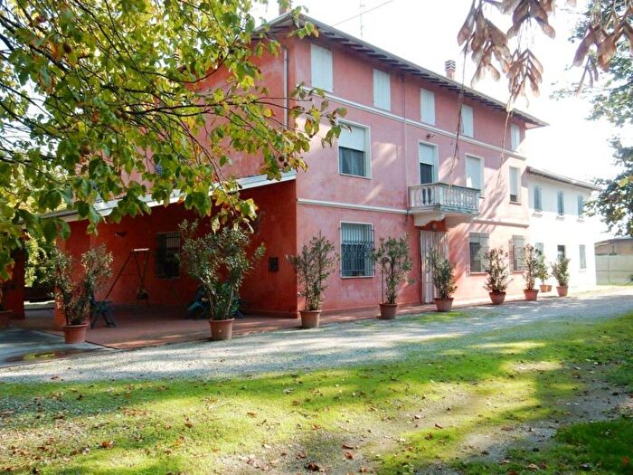Casa con 6 locali in vendita in Via FERRETTI, Fabbrico
