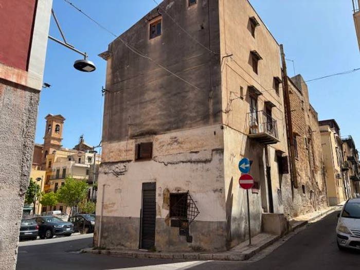 Casa con 5 locali in vendita in Piazza Anime Sante, Centro, Bagheria