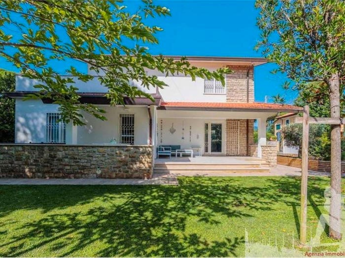 Casa con 6 locali in vendita in Vittoria Apuana, Forte dei Marmi