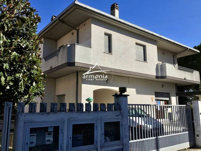 Casa con 6 locali in vendita in Via Falgioni, Centro, Giulianova