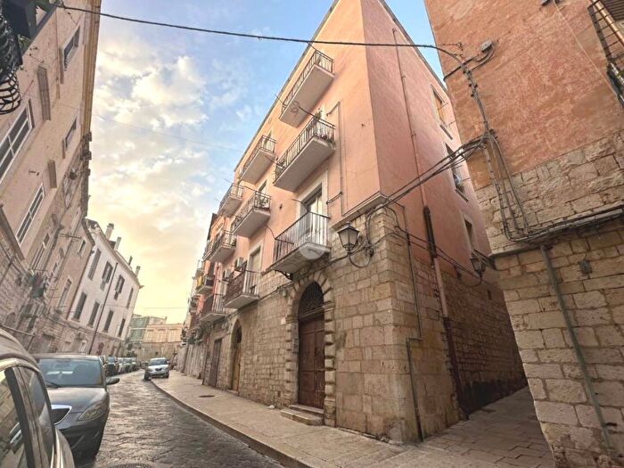 Appartamento bilocale in vendita in Via Ettore Fieramosca, Centro Storico, Barletta