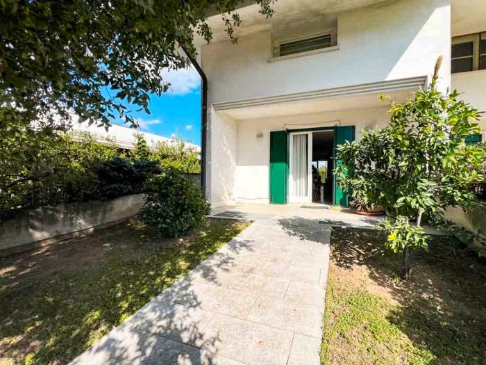 Casa con 6 locali in vendita in Via Mazzolina, Centro, Mussolente