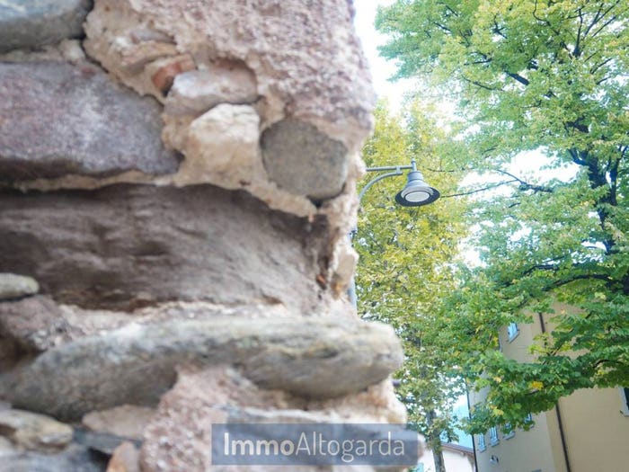 Casa con 6 locali in vendita in Piazza Giuseppe Verdi, Brusino, Cavedine