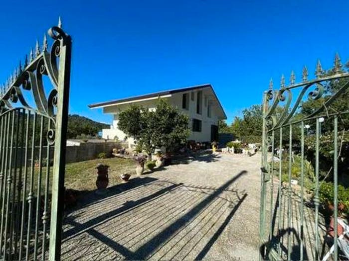 Casa con 5 locali in vendita in Contrada San Giorgio No Number, Centro, Casal Velino