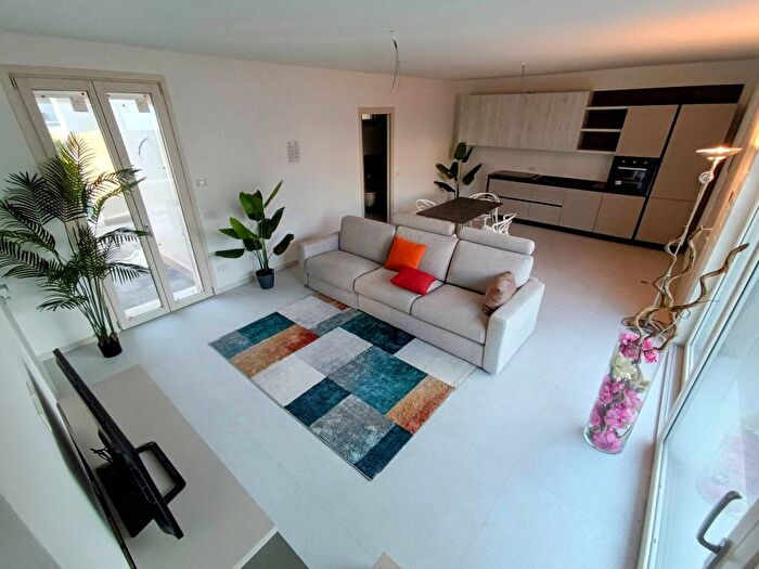 Casa quadrilocale in vendita in Centro, Peschiera del Garda