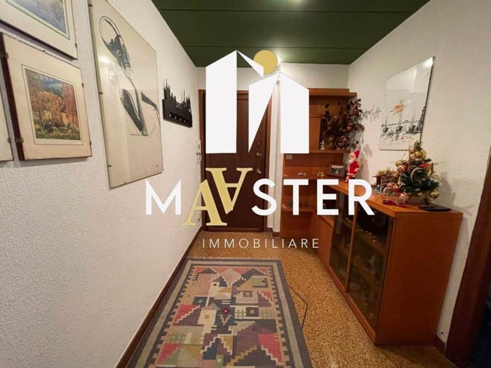 Appartamento con 5 locali in vendita in Via Bartolomeo Carrea, Sampierdarena, Genova