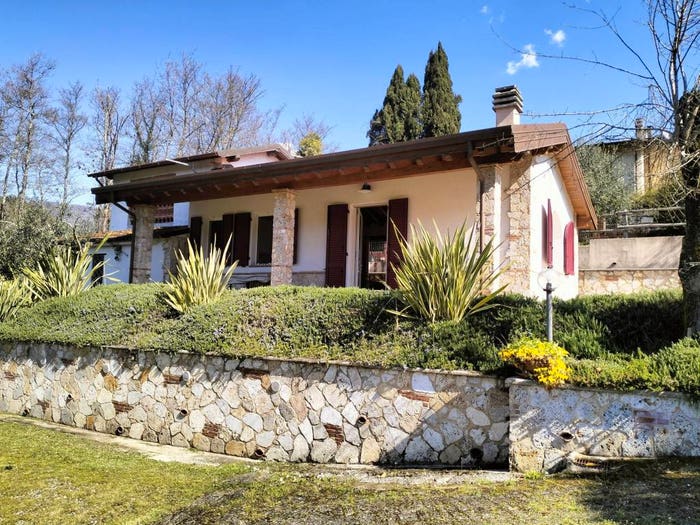 Casa quadrilocale in vendita in Camaiore Paese, Camaiore