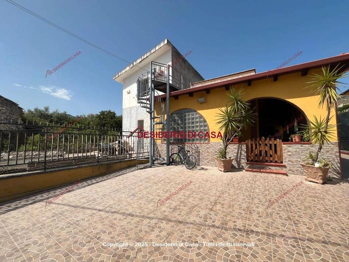 Casa con 5 locali in vendita in Stradella Decano, Santicelli, Palermo