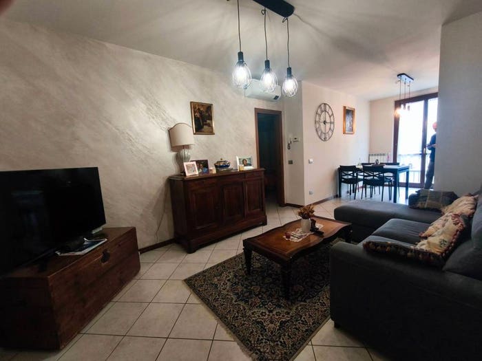 Appartamento trilocale in vendita in Località Zena, Carpaneto Piacentino