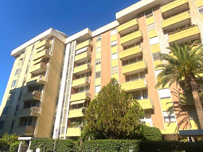 Appartamento quadrilocale in vendita in Piazza Giovanni XXIII, Cagliari