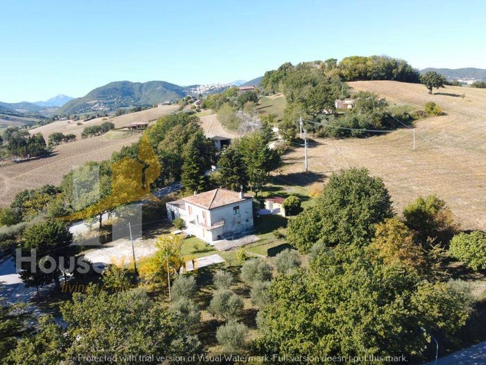 Casa con 6 locali in vendita in Frazione Colleaprico, Arcevia