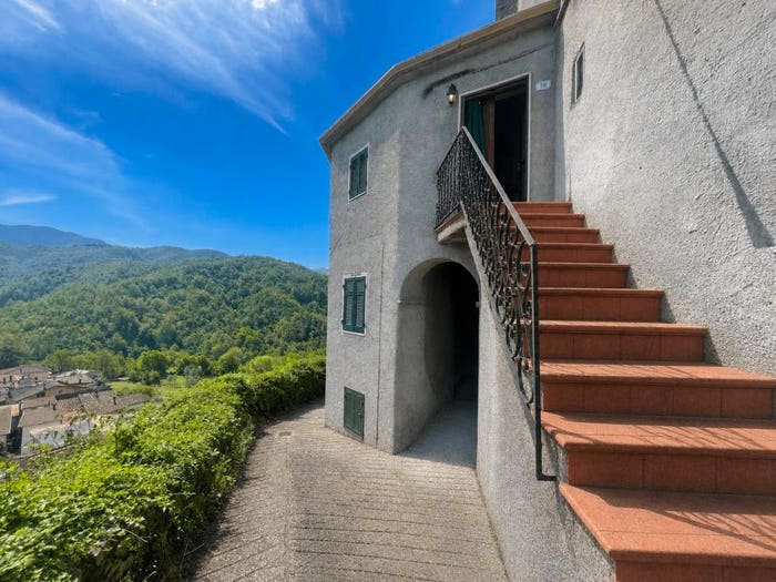 Casa quadrilocale in vendita in Via Bardine, San Terenzo Monti, Fivizzano