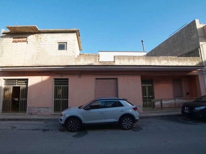 Casa con 6 locali in vendita in Via Giuseppe Piccione, Avola