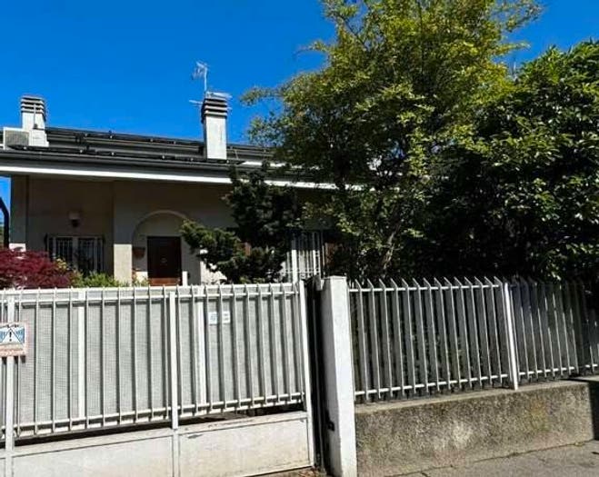 Casa con 5 locali in vendita in Via Cesare Lombroso, Cassina Amata, Paderno Dugnano