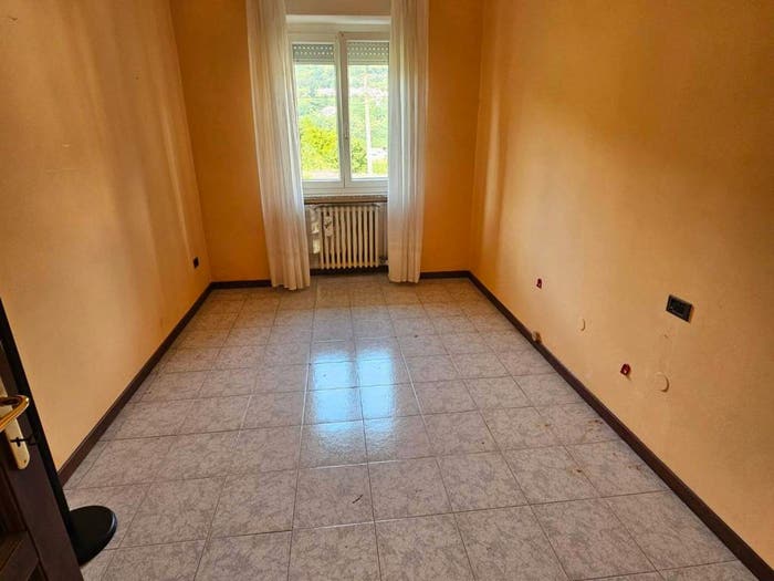 Appartamento quadrilocale in vendita in Via alle Cave, Centro, Omegna