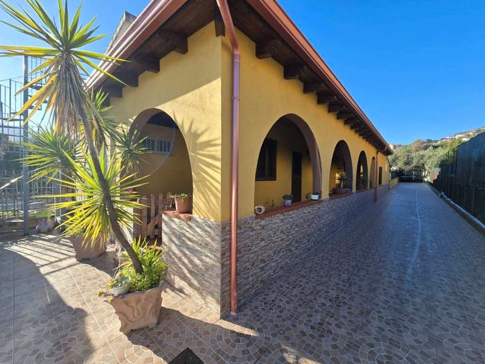 Casa con 6 locali in vendita in Via Domenico Intravaia, Santicelli, Palermo