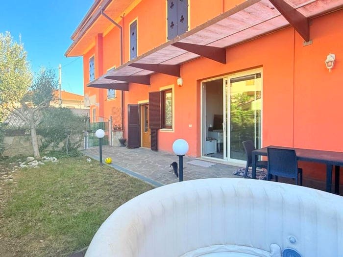 Appartamento con 6 locali in vendita in Via Francesca Vergine dei Pini, Centro, Monsummano Terme