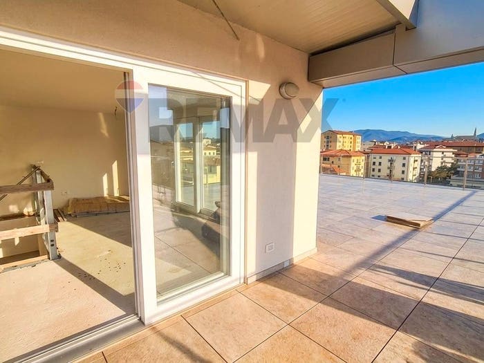 Casa con 6 locali in vendita in Saione, Arezzo
