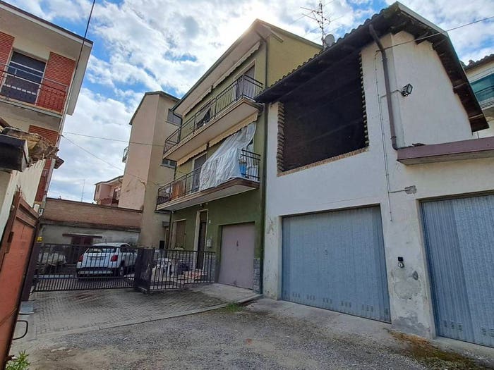 Casa quadrilocale in vendita in Via Ponte Romano, Centro, Casteggio