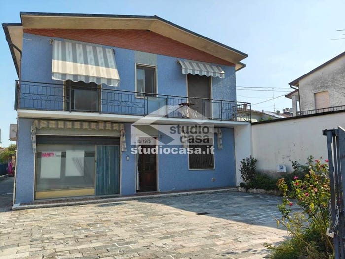 Appartamento trilocale in vendita in via crotti, Centro, Montodine