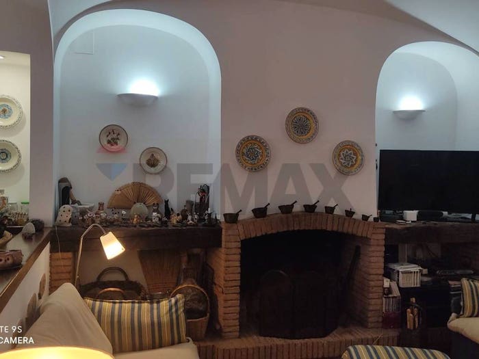 Casa con 6 locali in vendita in Via Cupa D'ercole, San Leucio Briano, Caserta