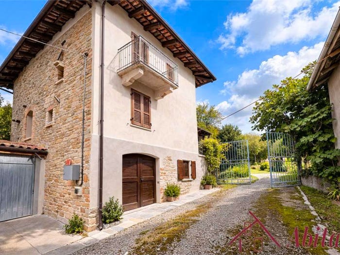 Casa con 6 locali in vendita in via starda, Neive