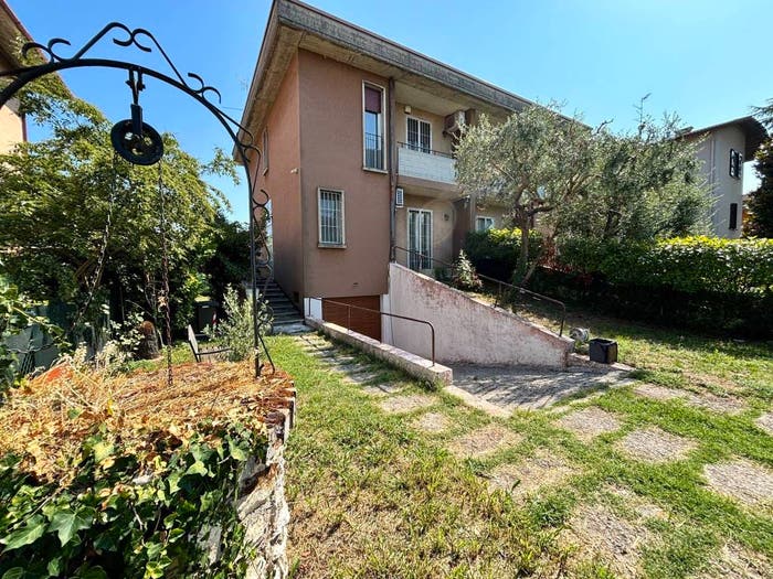 Casa quadrilocale in vendita in Viale Giuseppe Di Vittorio, Dosso del Corso Chiesanuova, Mantova