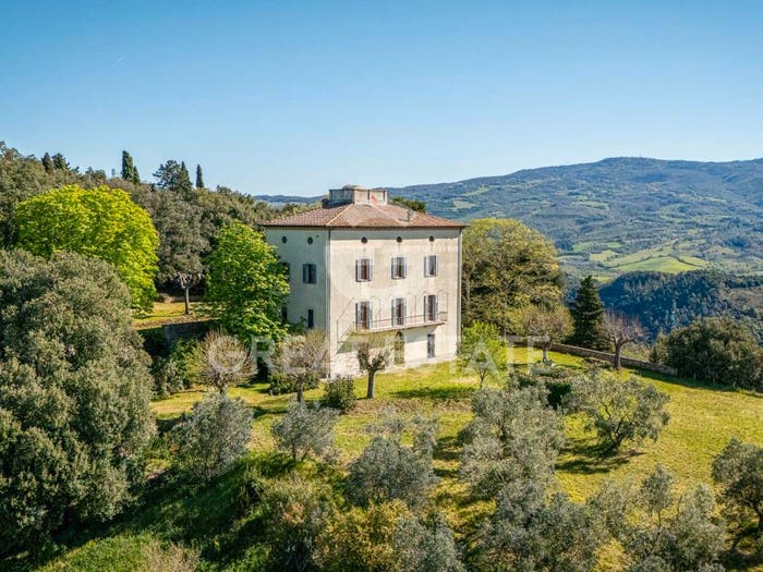 Casa con 6 locali in vendita in Piazza Sant'Anna, Centro, Pomarance