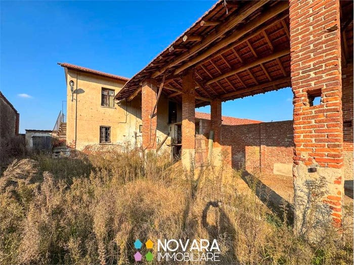 Casa con 6 locali in vendita in Cascina Acquabona, Caltignaga
