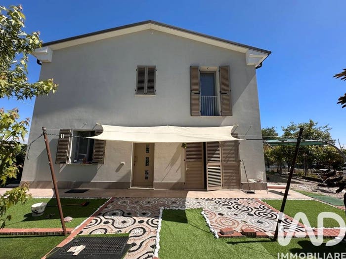 Casa con 6 locali in vendita in Via San Matteo, Centro, Medolla