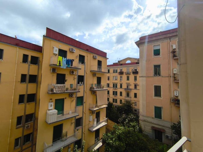 Appartamento trilocale in vendita in Via Michele Guadagno, San Carlo All'Arena, Napoli