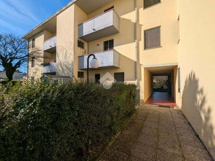 Appartamento con 5 locali in vendita in via Manzoni, Praticello, Gattatico
