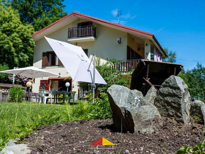 Casa con 5 locali in vendita in Venasca
