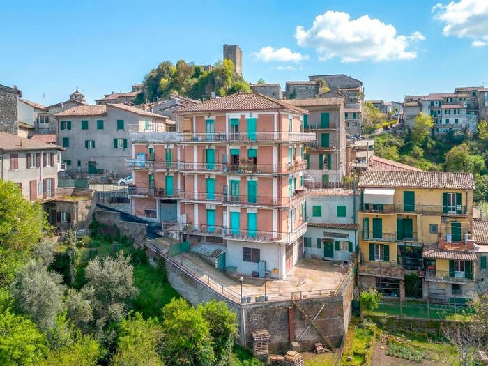 Appartamento trilocale in vendita in Via San Francesco d'Assisi, Olevano Romano
