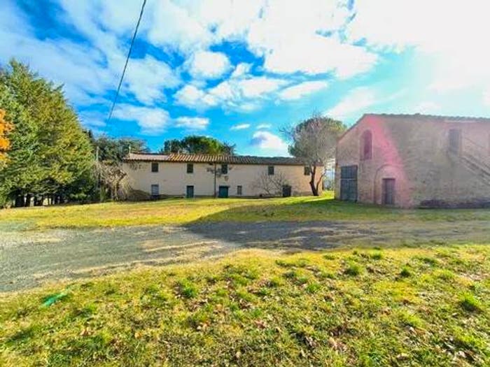 Casa con 6 locali in vendita in Via Indipendenza No Number, Centro, Pomarance