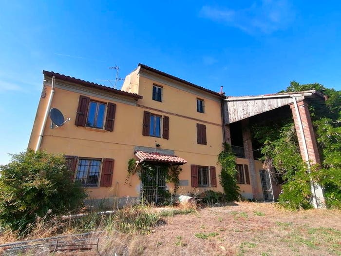 Casa con 6 locali in vendita in Casteldidone