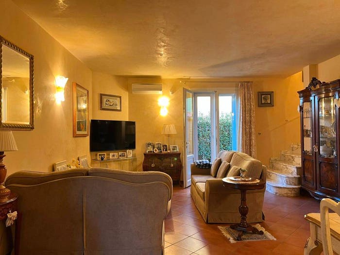 Casa con 5 locali in vendita in Santomato, Pistoia
