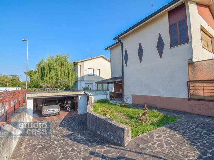 Casa con 6 locali in vendita in VIA NICCOLO PAGANINI, San Bernardo Olmo, Lodi