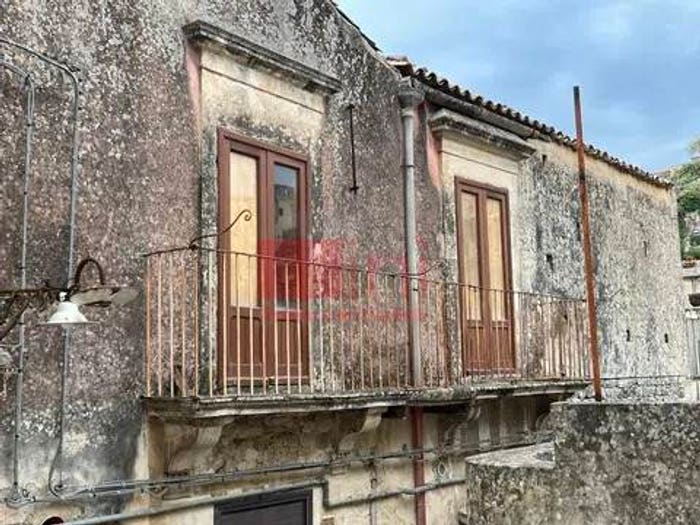 Casa quadrilocale in vendita in Vico G Puglisi, Modica Alta, Modica