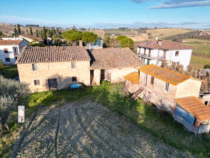 Casa con 6 locali in vendita in Via Novembre, Castello Delle Forme, Marsciano