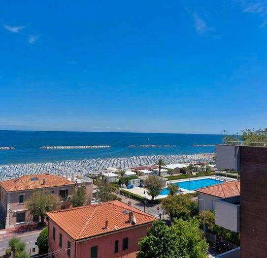 Appartamento con 5 locali in vendita in Via Dello Scalo, Sassonia, Fano