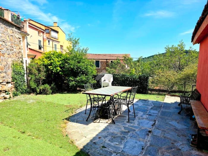 Casa quadrilocale in vendita in VIA REGINA MARGHERITA, Gorleri, Diano Marina
