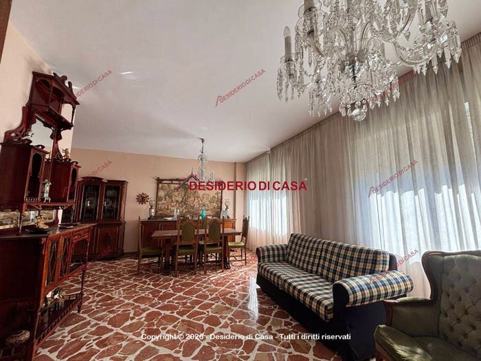 Appartamento con 6 locali in vendita in Via Umberto Giordano, Centro, Alcamo