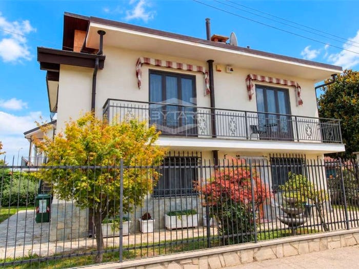 Casa con 6 locali in vendita in Via Cesare Beccaria, Piossasco